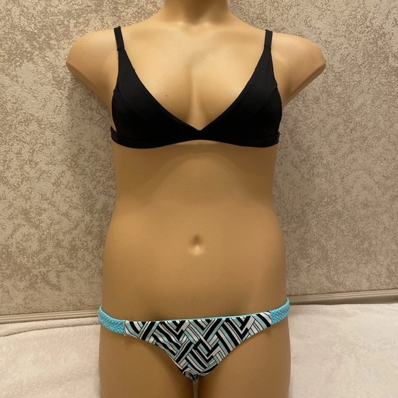 Dippin' Daisy's Black and Blue Patterned Bikini - Picture 1 of 15